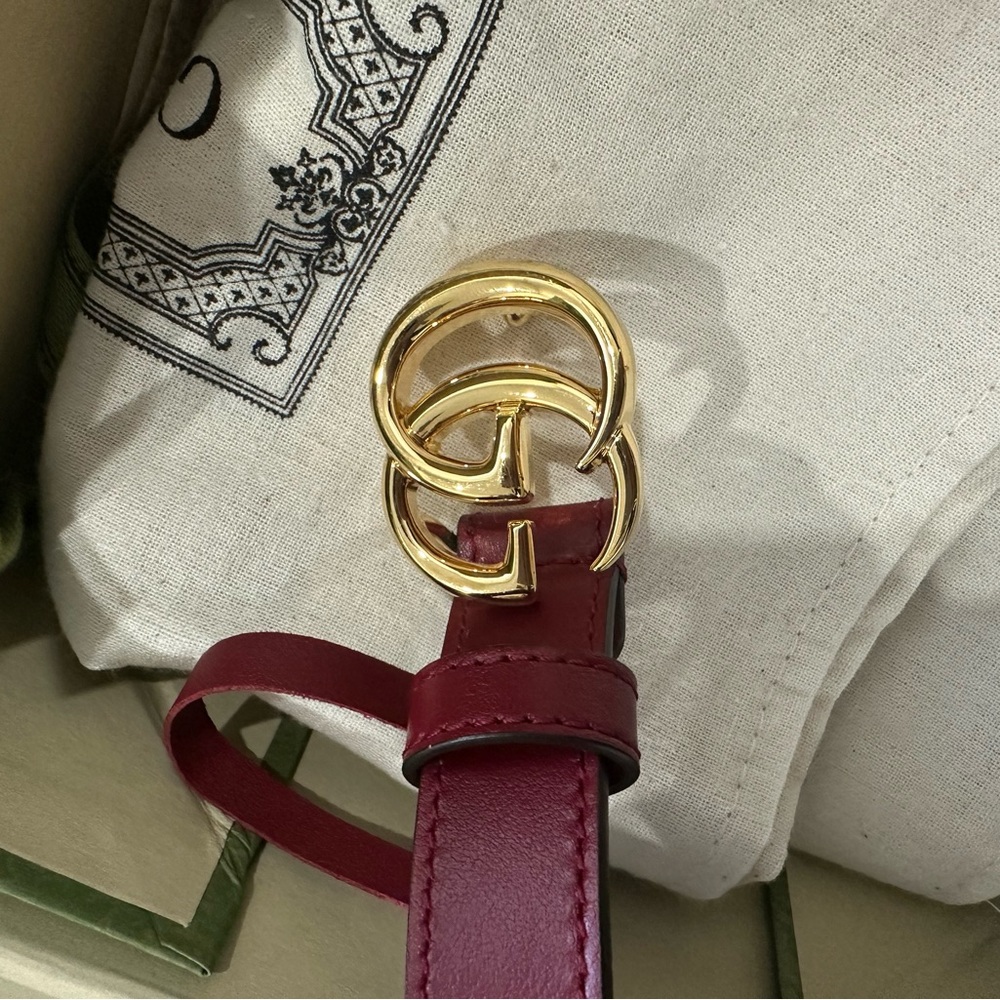 New Gucci Burgundy Red Leather Belt with Gold GG Buckle- small 80/32 - Picture 14 of 15